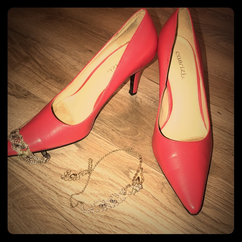 Size 7 Barbie pink heels great shape